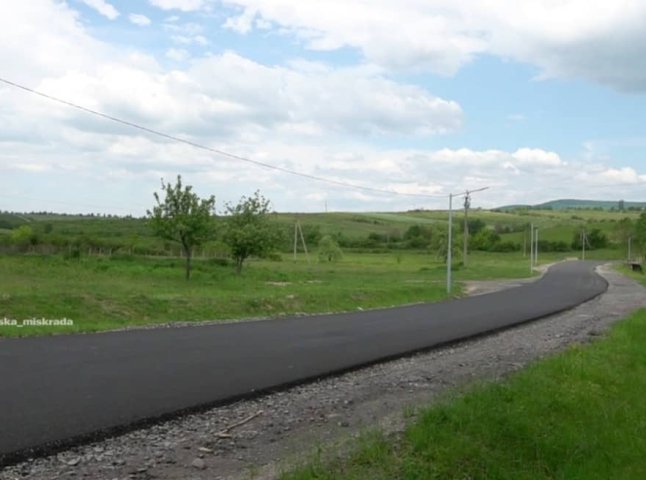 В одному із сіл Мукачівської громади відремонтували центральну дорогу