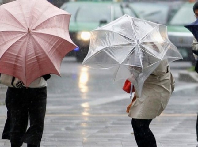Синоптики попереджають про сильні опади у Закарпатті протягом наступних 2 діб
