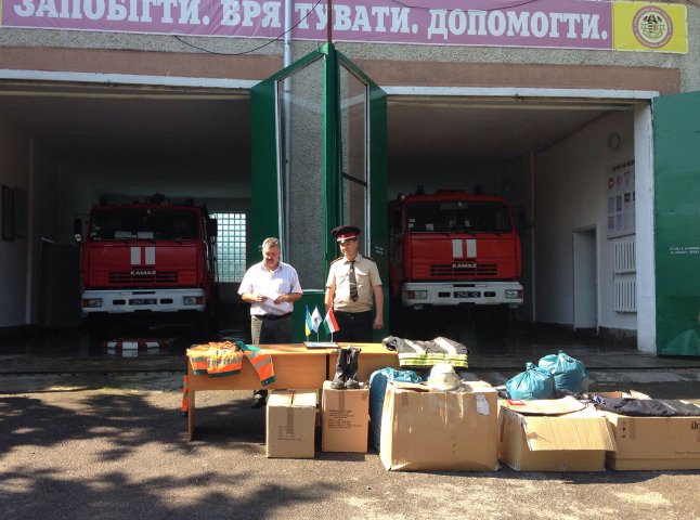 Тячівські рятувальники отримали благодійну допомогу від угорських колег