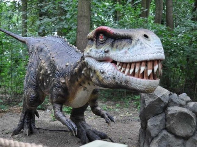 Відома дата відкриття парку динозаврів на Закарпатті та ціни за вхід