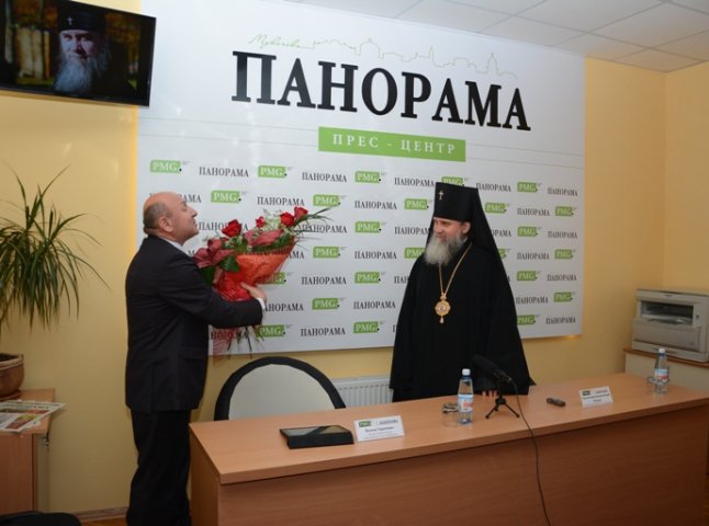 Владика Феодор освятив нововідкритий прес-центр у Мукачеві (ФОТО, ВІДЕО, ОНОВЛЕНО)