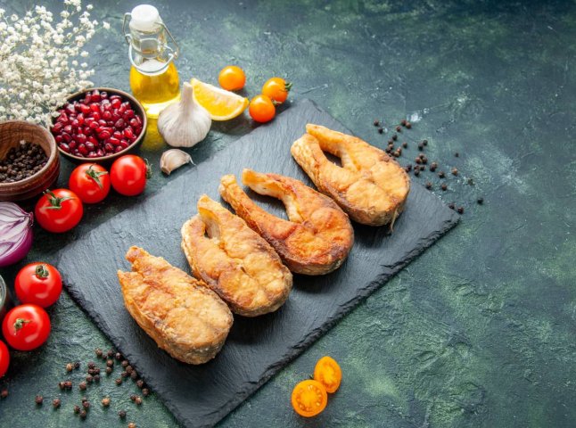 Як запекти рибу у духовці, щоб вона була соковита, а не пересушена