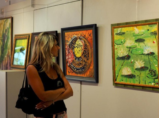 В Ужгороді відкрилась виставка митців молодіжного об’єднання художників Закарпаття
