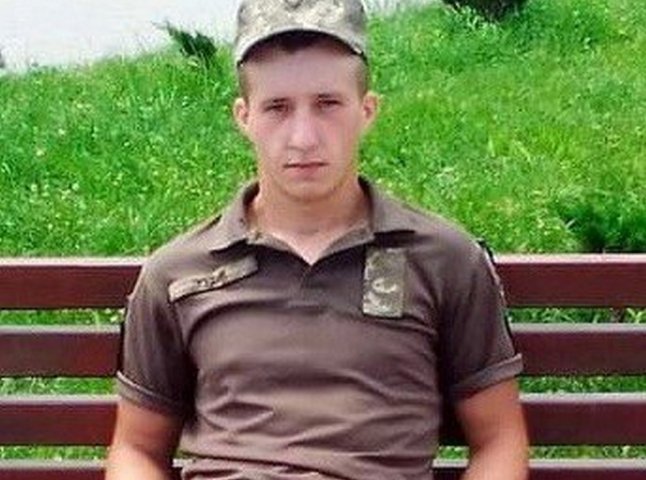 У Мукачеві поховають полеглого на війні Героя Дениса Рудика
