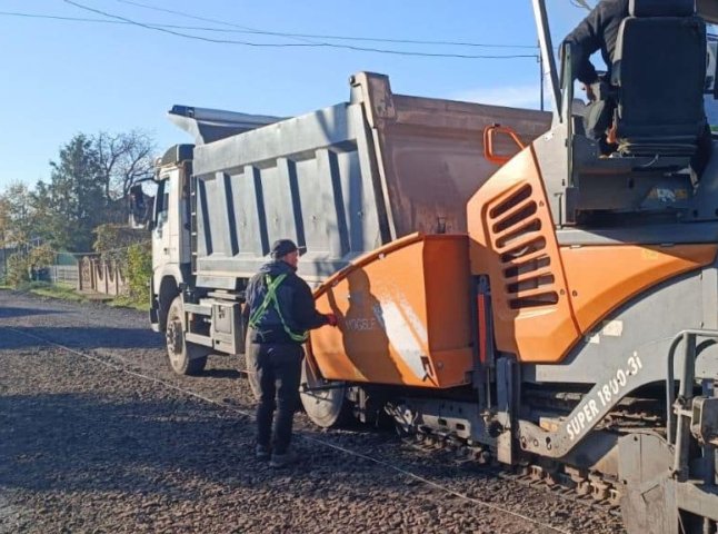 Ще одну дорогу ремонтують у Мукачівському районі