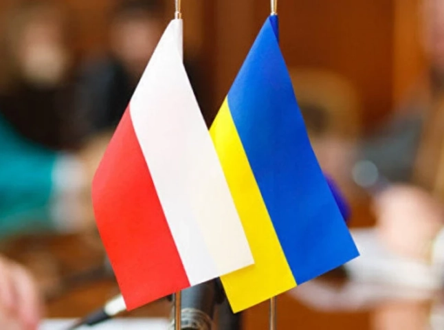 Для українців у Польщі готують зміни: кому можуть анулювати посвідку на проживання Для українців у Польщі готують зміни: кому можуть анулювати посвідку на проживання