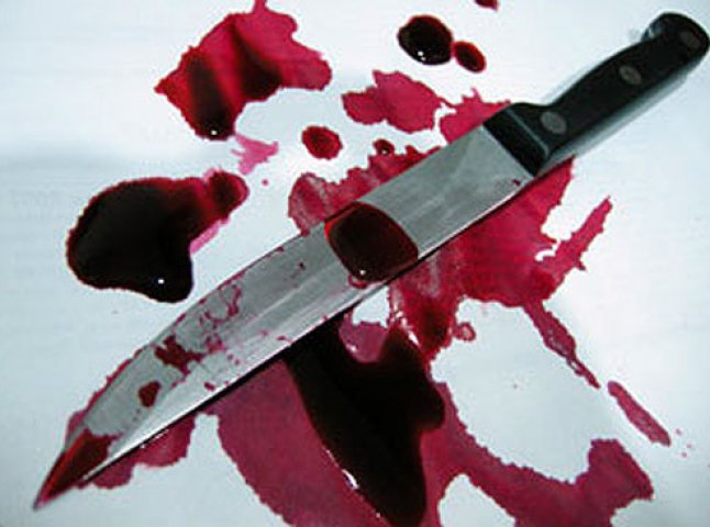 Ужгородець намагався вкоротити собі життя кухонним ножем