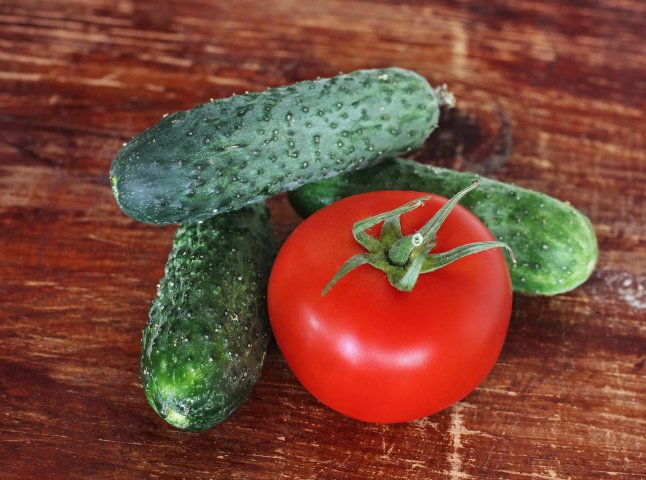 Огірки та помідори рекордно дорожчають: які зараз ціни