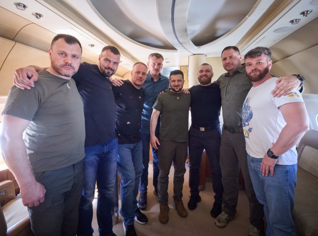 Всі командири оборони "Азовсталі" повертаються в Україну