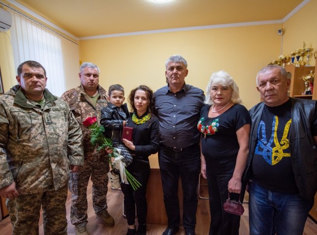 Полеглого на війні воїна з Чинадіївської громади нагородили орденом "За мужність"