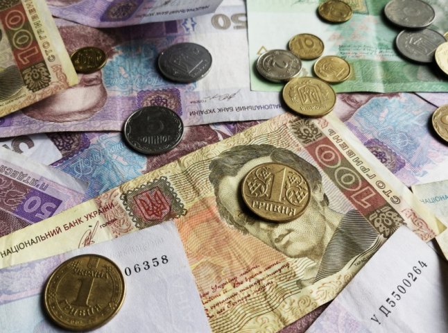 Нацбанк планує випустити нові 100 гривень, але отримати їх зможуть не всі