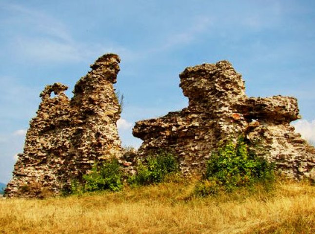 Студенти зі Львова віднайшли нові унікальні археологічні знахідки замку у Королеві