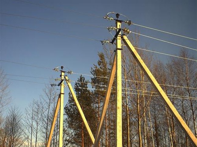 Невідомий літаючий об’єкт пошкодив лінію електромережі на Ужгородщині