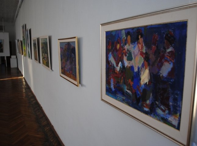 Десять молодих художників представлять свої роботи у Мукачівській міській картинній галереї
