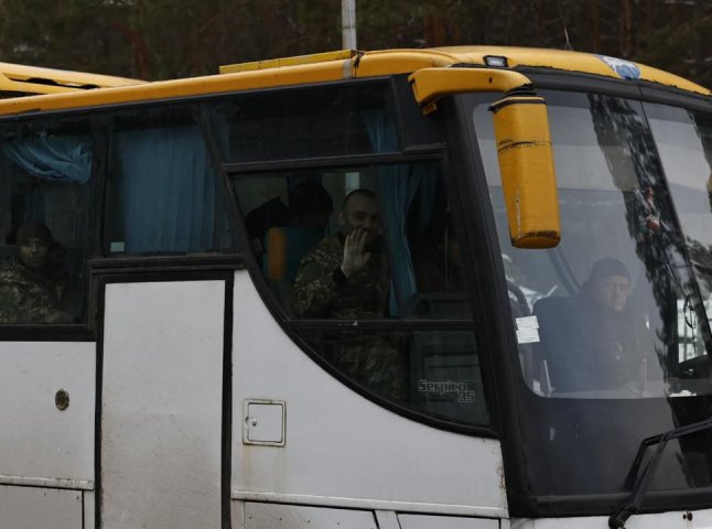 Під час обміну в Україну з полону повернулося двоє закарпатців