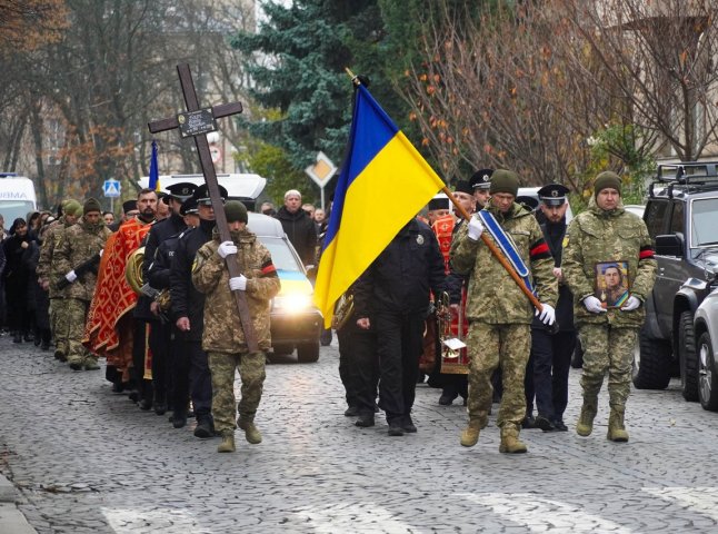 Сьогодні поховали захисника, який загинув у жовтні минулого року