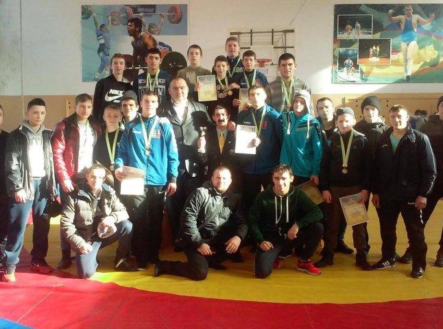 Двоє мукачівців здобули золоті медалі «західної зони» чемпіонату України з греко-римської боротьби
