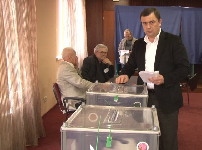 Валерій Пацкан заявив про купівлю голосів виборців з боку Богдана Андріїва 
