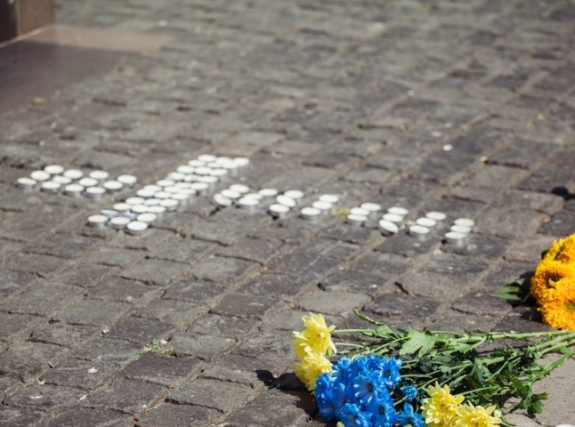 Ужгородці вшанували пам’ять бійців, які загинули в "Іловайському котлі"