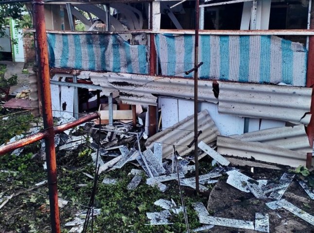 Окупанти вдарили по Дніпропетровщині: пошкоджені будинки, ліцей, дитсадок
