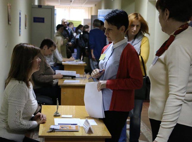 Понад 35 підприємств Закарпаття та Західного регіону презентували свої вакансії для бажаючих знайти роботу