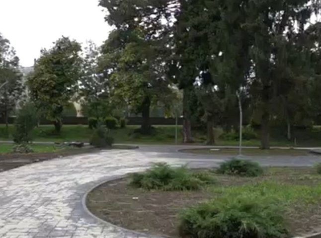 У Мукачеві завершують реконструкцію одного з парків