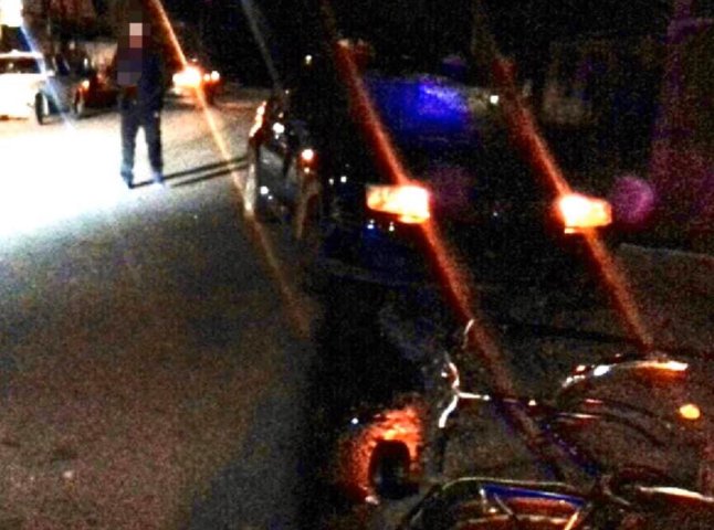На Виноградівщині велосипедист потрапив під колеса автомобіля