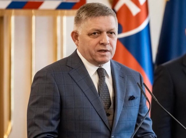 «Якщо такі герої, то їдьте в Україну», — прем’єр Словаччини спровокував протести учнів