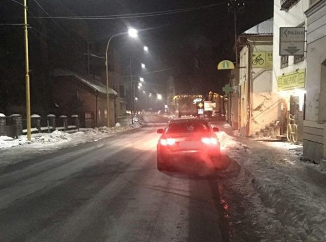 В Ужгороді нетверезий водій без посвідчення тікав від патрульних