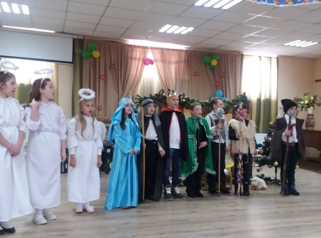 У Солотвині діти колядували українською, румунською та угорською мовами