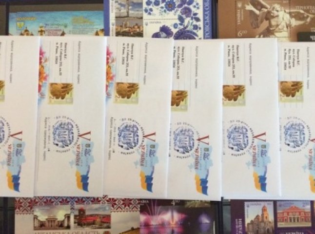 Ужгородський міськрайонний суд не може відправляти повістки через нестачу… марок