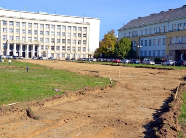 Прокуратура займається розслідуванням реконструкції площі Народної в Ужгороді