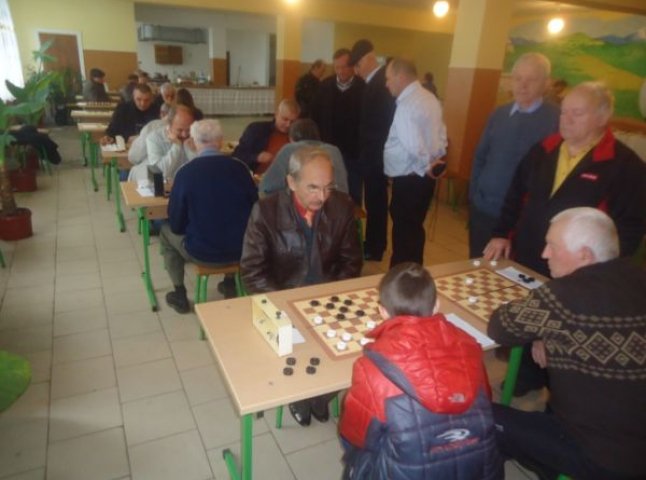 На Тячівщині відбувся турнір із шашок-64
