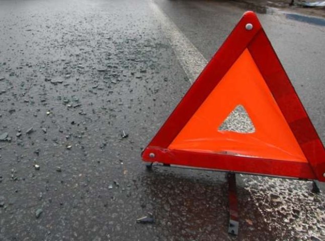 ДТП в Ужгороді: водій на пішохідному переході збив людину та втік з місця пригоди
