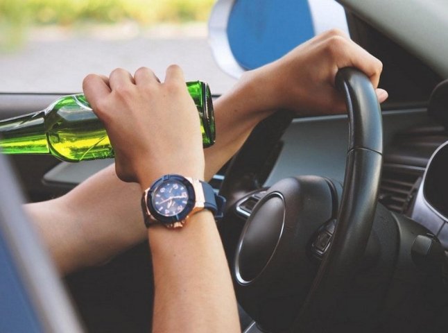 У Мукачівському районі п’яний водій порушував правила дорожнього руху