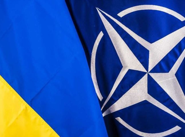 НАТО не буде втручатися в суперечку України та Угорщини