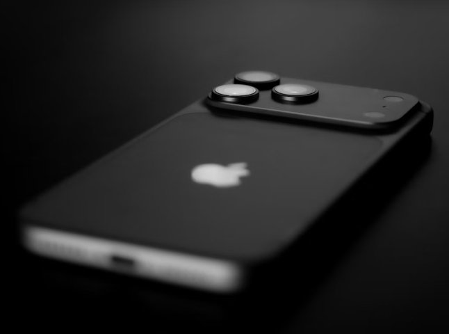 Де купити iPhone 17 Pro Max: гайд по офіційних точках продажу в Україні