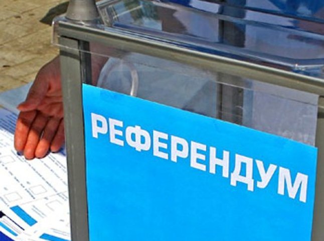 У Криму агітують за входження півострова до складу Росії, обіцяють вищу зарплату та пенсію (ФОТОФАКТ)