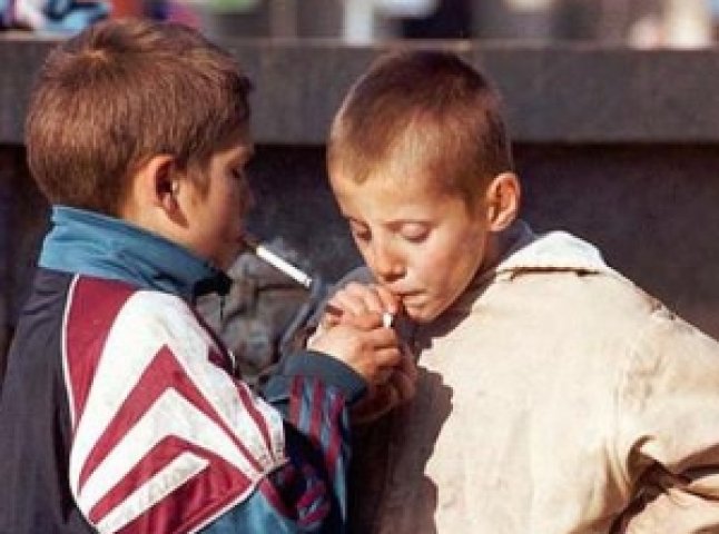 Ужгородського підприємця за продаж цигарок неповнолітньому можуть позбавити ліцензії на торгівлю