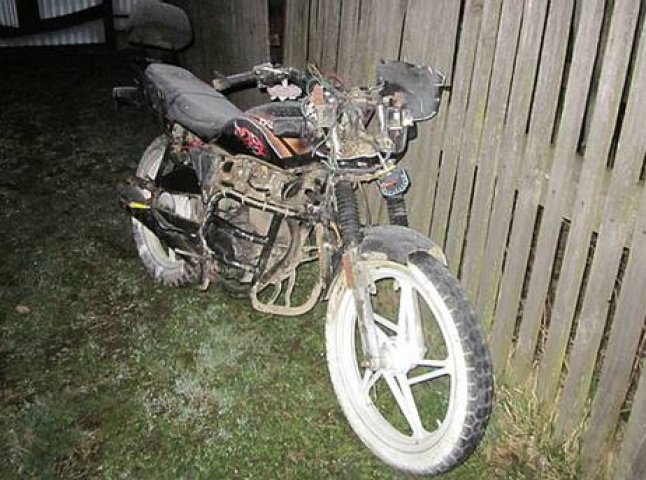 На Тячівщині мотоцикліст збив двох дівчат
