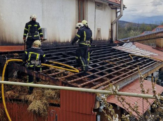 Господар розтопив піч, щоб спекти паски, але виникла пожежа: рятувальники розповіли про випадок на Мукачівщині