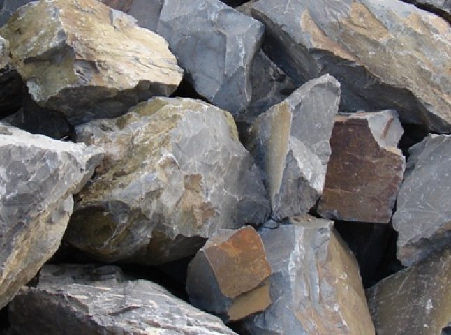 Закарпатці нещадно обкрадають родовища з цінним каменем