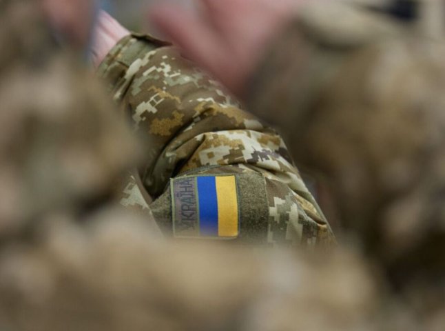 В Україні хочуть звільняти від служби частину військових