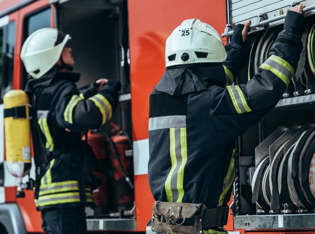 Масштабна пожежа на Закарпатті: рятувальники розповіли подробиці