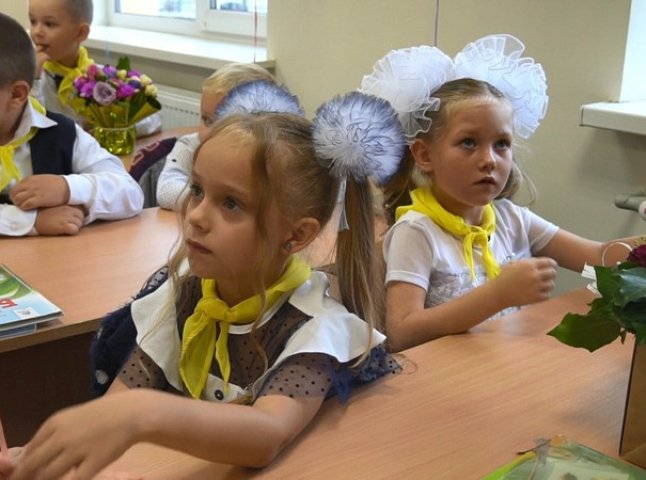 1 вересня в Мукачівській ОТГ: понад 1200 дітей пішли у перший клас
