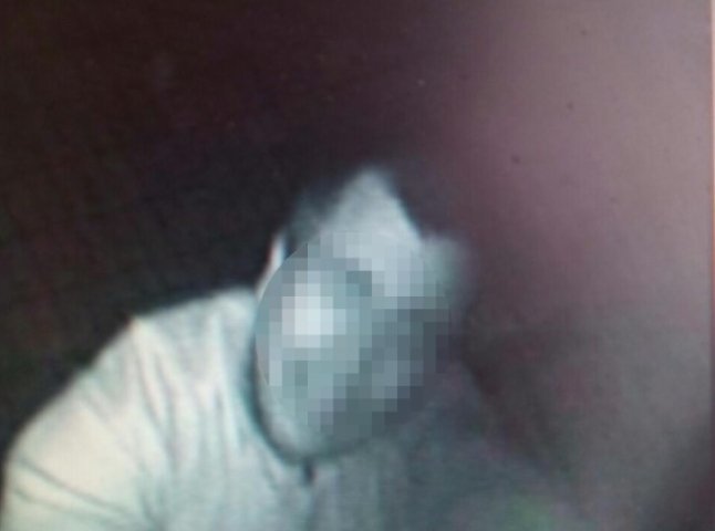 Злодія-невдаху в Мукачеві "здала" камера спостереження, яку він і вкрав