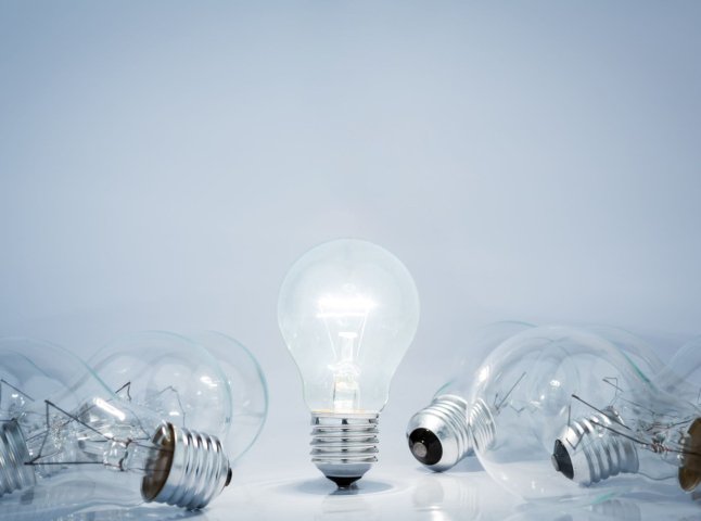 У понеділок світло вимикатимуть надовго: графік відключень на 9 лютого