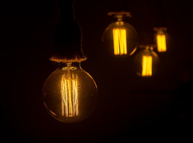 До 13 годин без світла: графік відключення електроенергії на 2 липня
