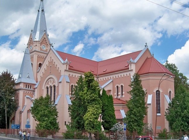 Костьол Святого Мартина, що у Мукачеві, відзначить 100 років з моменту освячення храму