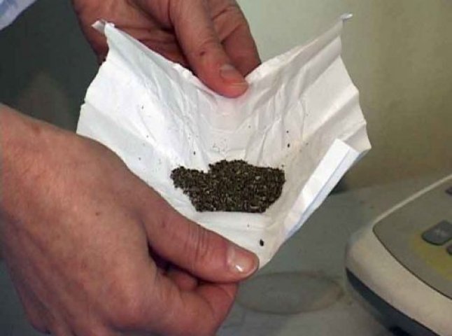 Мукачівець спробував реалізувати марихуану у Кендерешові